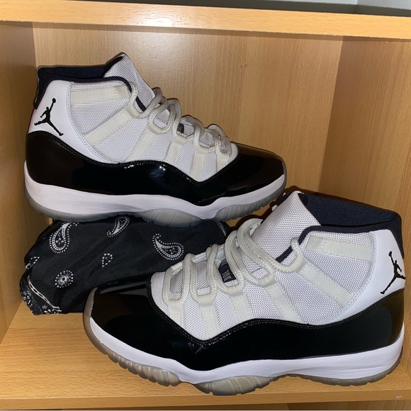 Jordan Other - Men’s Air Jordan 11 “ Concord “ Size 9.5